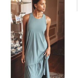 Sweaty Betty explorer ace midi dress